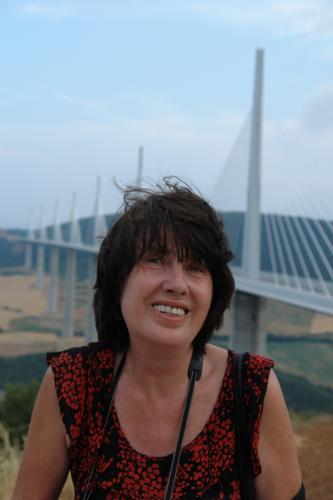 Januszkiewicz Kr wiadukt Millau 6676.jpg
